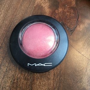 MAC Mineralize Blush in Petal Power